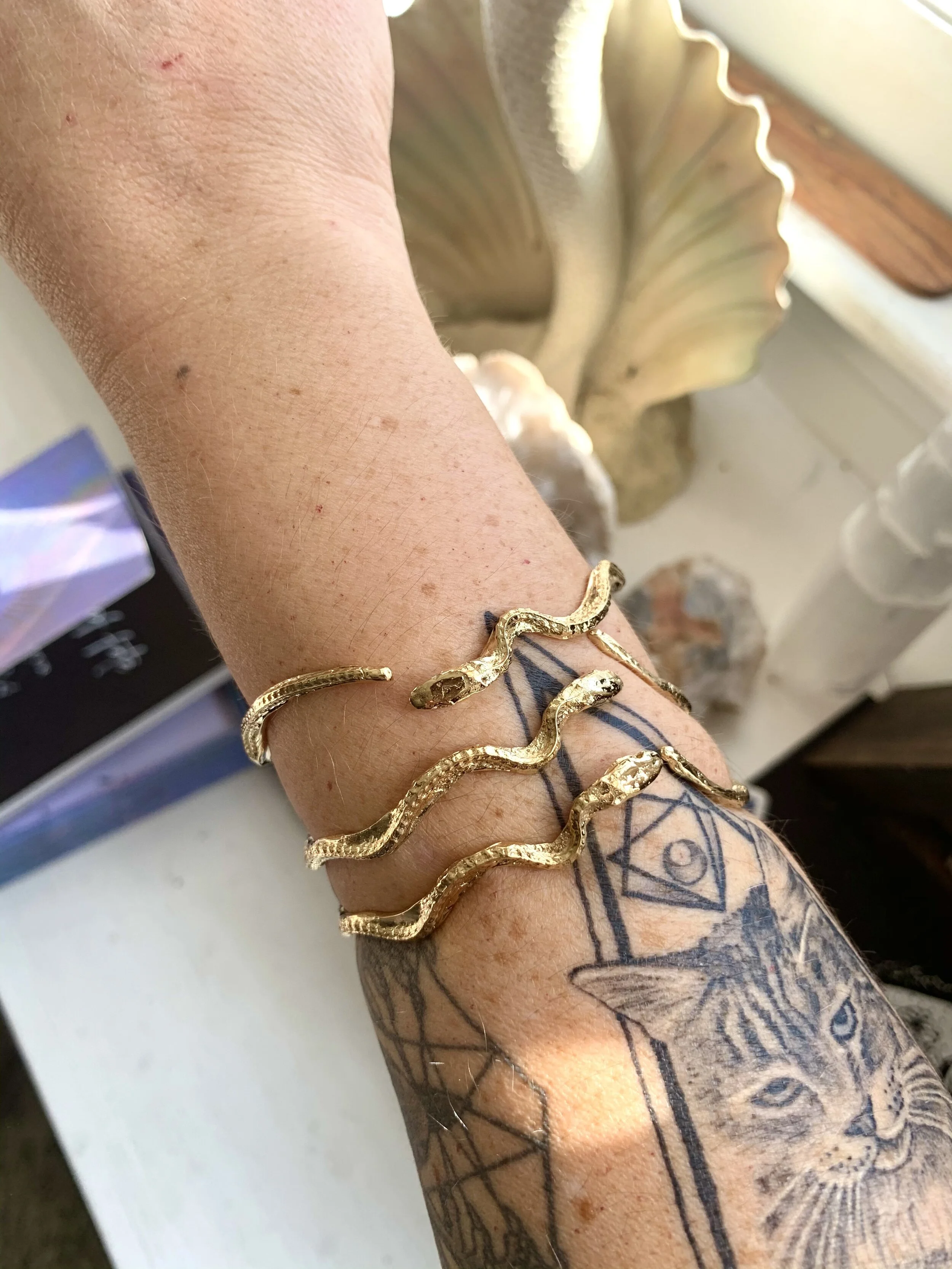 Gold+snake+bracelet2.jpg?